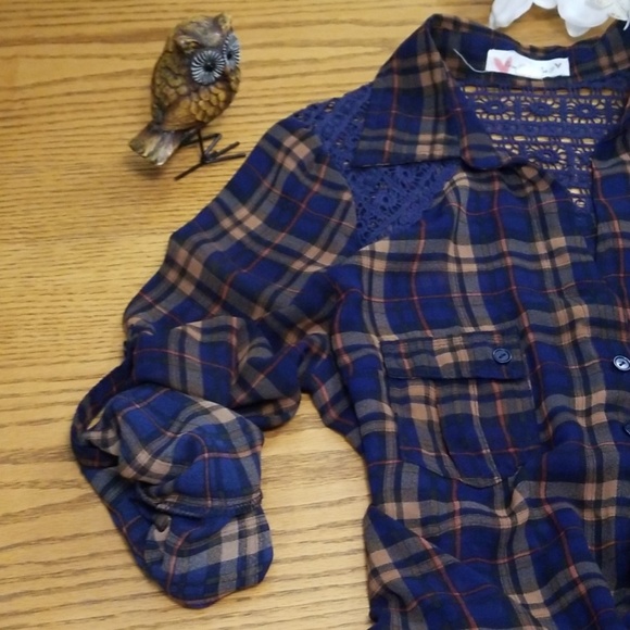 🌲Button Down shirt🌲 - Picture 5 of 7